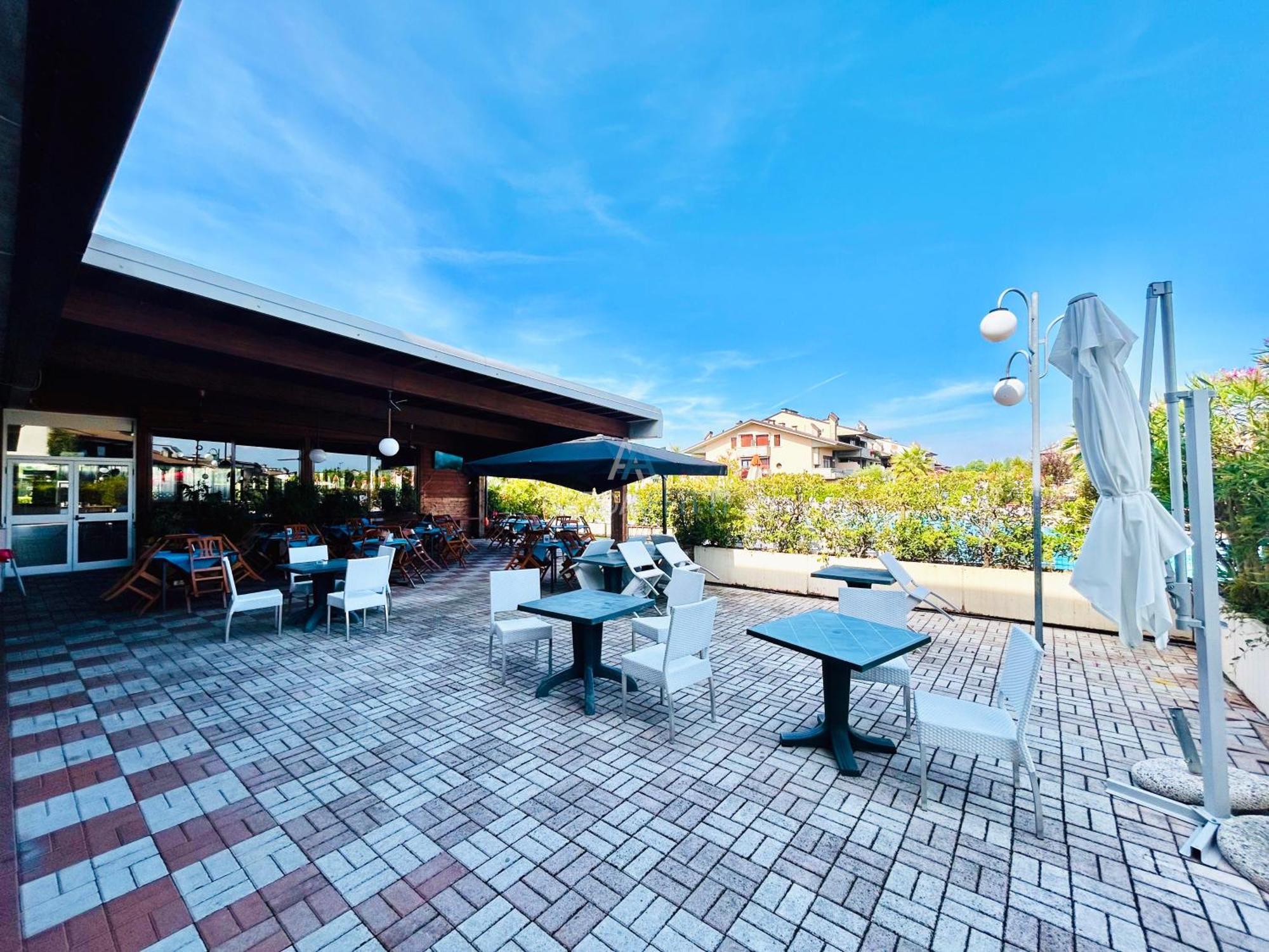 Perla Apartment - 3 Piscine E Un Bar - Desenzano Desenzano del Garda Exterior photo